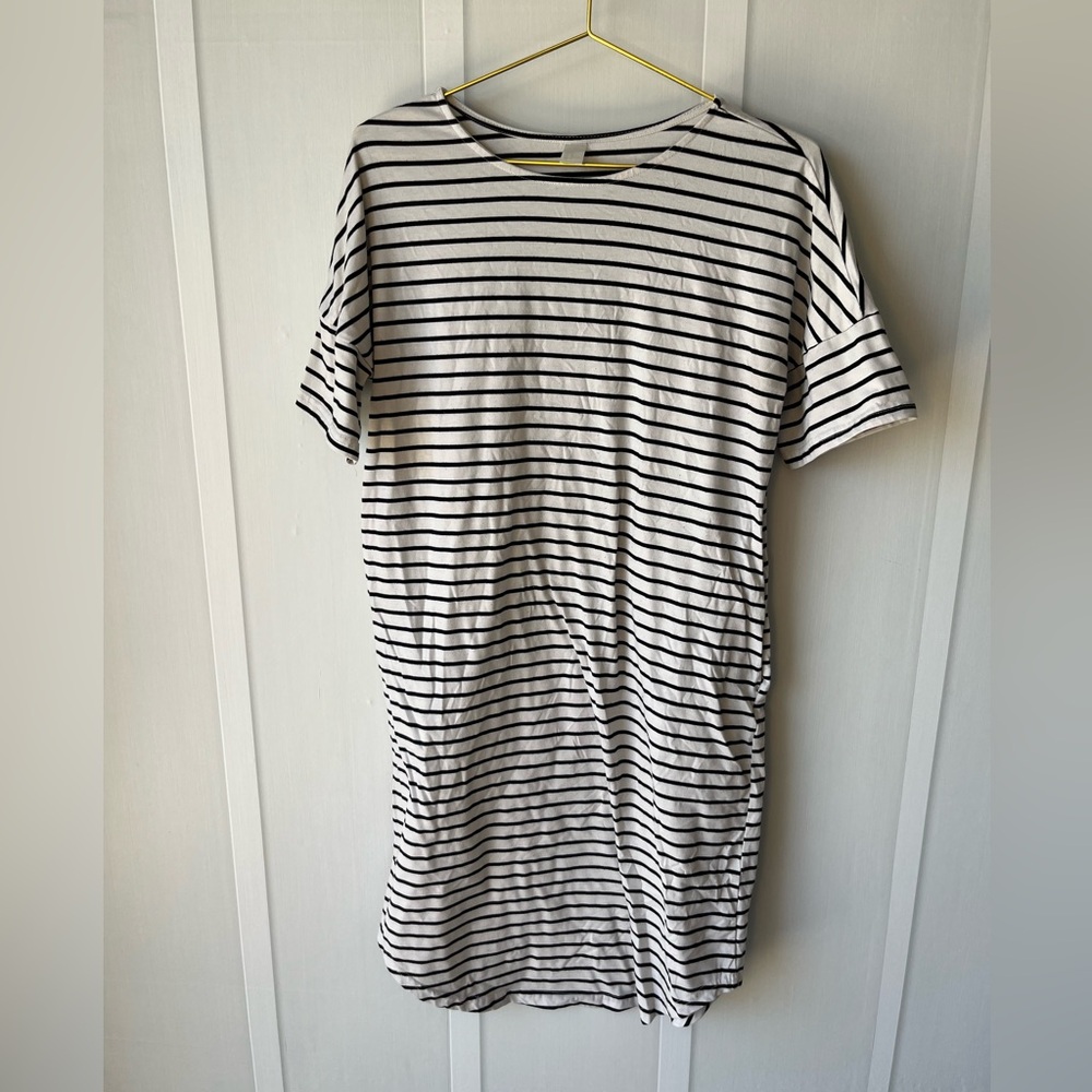 Striped Black and White T-Shirt Dress Size Medium